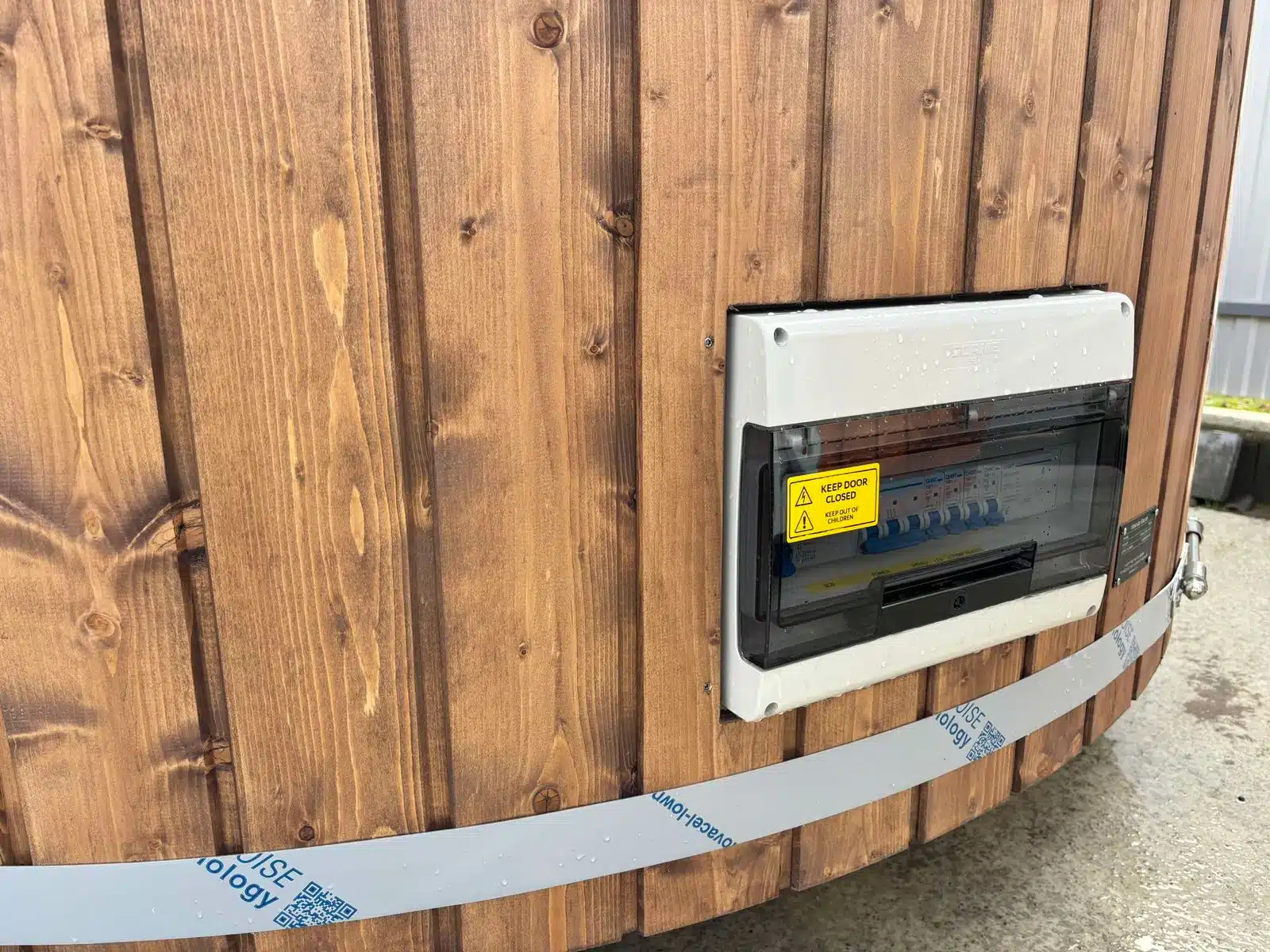 MEGÚJULT LUX IN 8 személyes ELEKTROMOS AKRIL dézsafürdő 13 MEGÚJULT LUX IN 8 személyes ELEKTROMOS AKRIL dézsafürdő