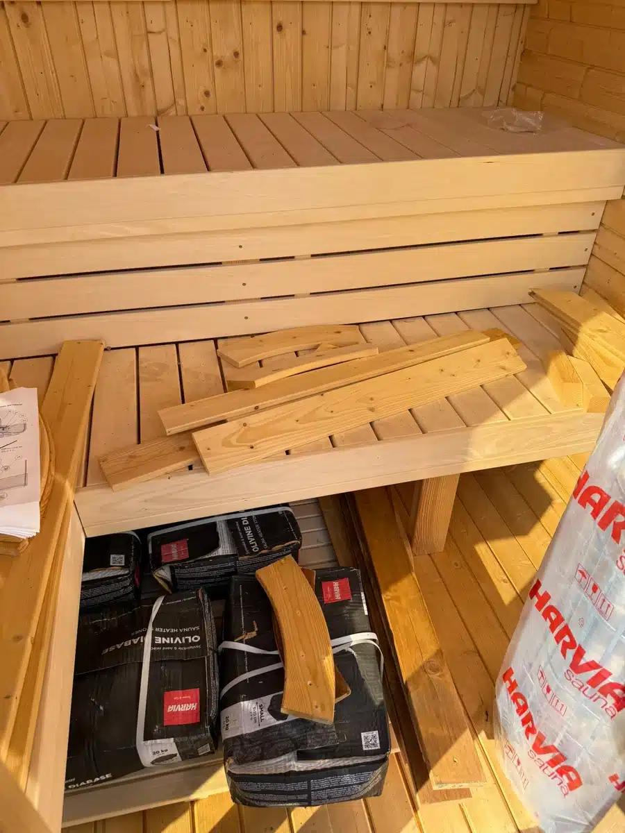 4 SZEMÉLYES MINI SZAUNA – ELEKTROMOS FŰTÉSSEL, LAPRASZERELT KIVITELBEN 6 4 SZEMÉLYES MINI SZAUNA – ELEKTROMOS FŰTÉSSEL, LAPRASZERELT KIVITELBEN