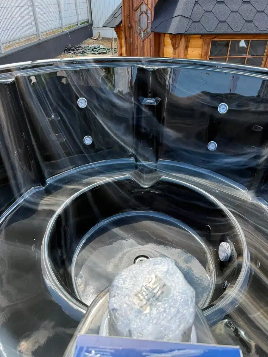 MEGÚJULT LUX IN - 6 SZEMÉLYES ELEKTROMOS PRÉMIUM MÁRVÁNY AKRIL DÉZSAFÜRDŐ, WELLNESS CSOMAGBAN 6 MEGÚJULT LUX IN - 6 SZEMÉLYES ELEKTROMOS PRÉMIUM MÁRVÁNY AKRIL DÉZSAFÜRDŐ, WELLNESS CSOMAGBAN
