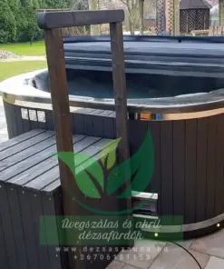 RUBIN 5 személyes prémium négyszög alakú akril dézsafürdő integrált kályhával 30 RUBIN 5 személyes prémium négyszög alakú akril dézsafürdő integrált kályhával