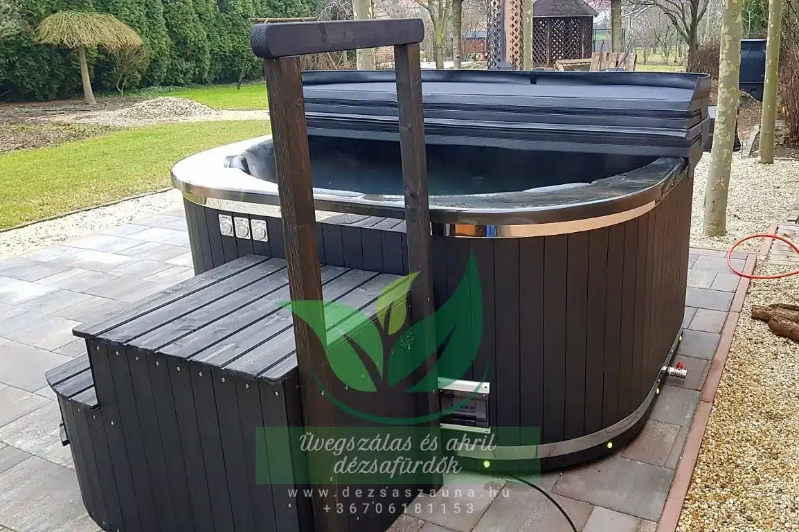 RUBIN 5 személyes prémium négyszög alakú akril dézsafürdő integrált kályhával 11 RUBIN 5 személyes prémium négyszög alakú akril dézsafürdő integrált kályhával