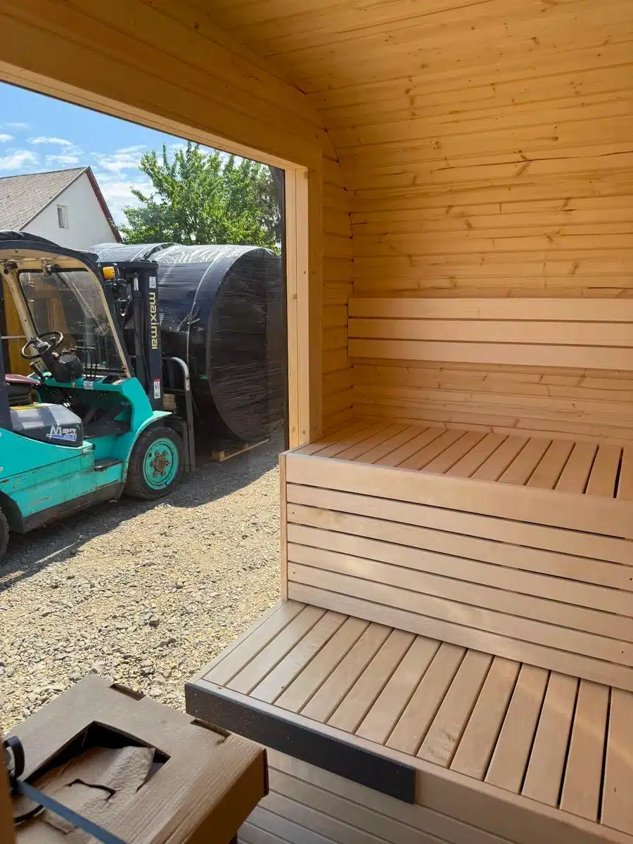 6 SZEMÉLYES VIP LUX SZAUNA – HARVIA M3 SL KÜLSŐ FATÜZELÉSŰ KAZÁNNAL 21 6 SZEMÉLYES VIP LUX SZAUNA – HARVIA M3 SL KÜLSŐ FATÜZELÉSŰ KAZÁNNAL
