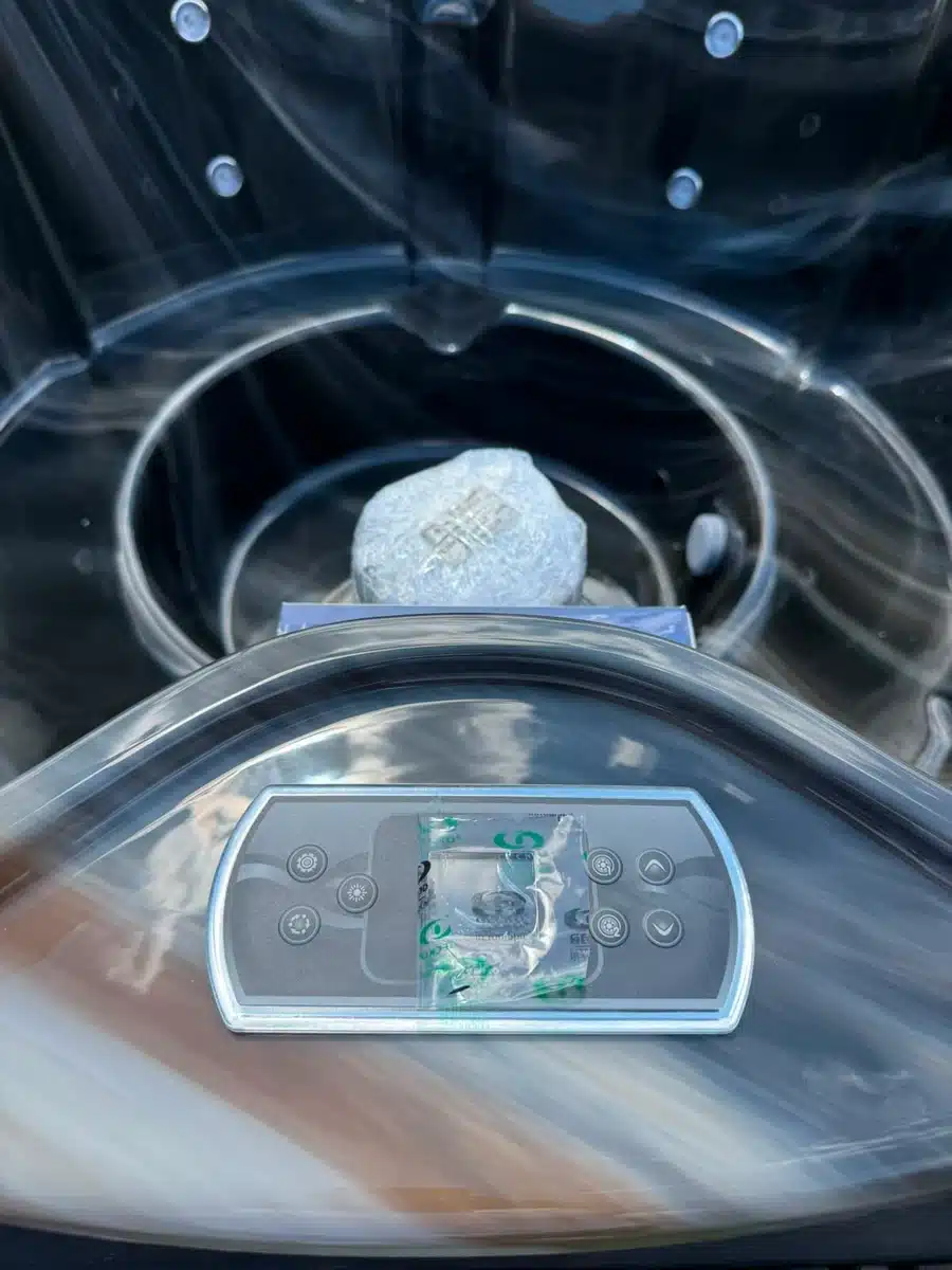 MEGÚJULT LUX IN - 6 SZEMÉLYES ELEKTROMOS PRÉMIUM MÁRVÁNY AKRIL DÉZSAFÜRDŐ, WELLNESS CSOMAGBAN 4 MEGÚJULT LUX IN - 6 SZEMÉLYES ELEKTROMOS PRÉMIUM MÁRVÁNY AKRIL DÉZSAFÜRDŐ, WELLNESS CSOMAGBAN