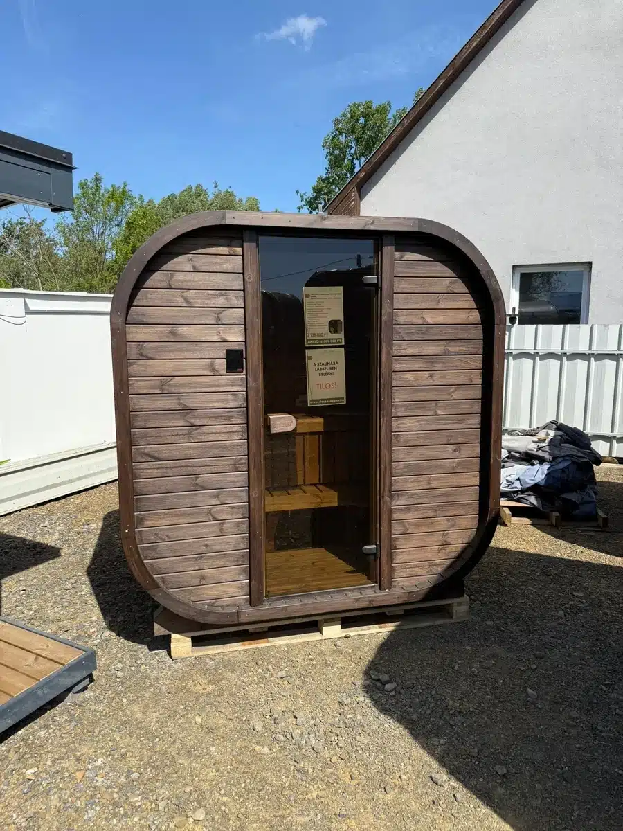 JOLA MINI – 2 SZEMÉLYES THERMOWOOD SZAUNA – ELEKTROMOS KÁLYHÁVAL + WIFI 1 JOLA MINI – 2 SZEMÉLYES THERMOWOOD SZAUNA – ELEKTROMOS KÁLYHÁVAL + WIFI