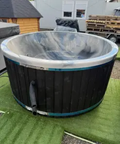 LUX IN 6 SZEMÉLYES PRÉMIUM AKRIL DÉZSAFÜRDŐ KÜLSŐ FATÜZELÉSŰ KÁLYHÁVAL 22 LUX IN 6 SZEMÉLYES PRÉMIUM AKRIL DÉZSAFÜRDŐ KÜLSŐ FATÜZELÉSŰ KÁLYHÁVAL