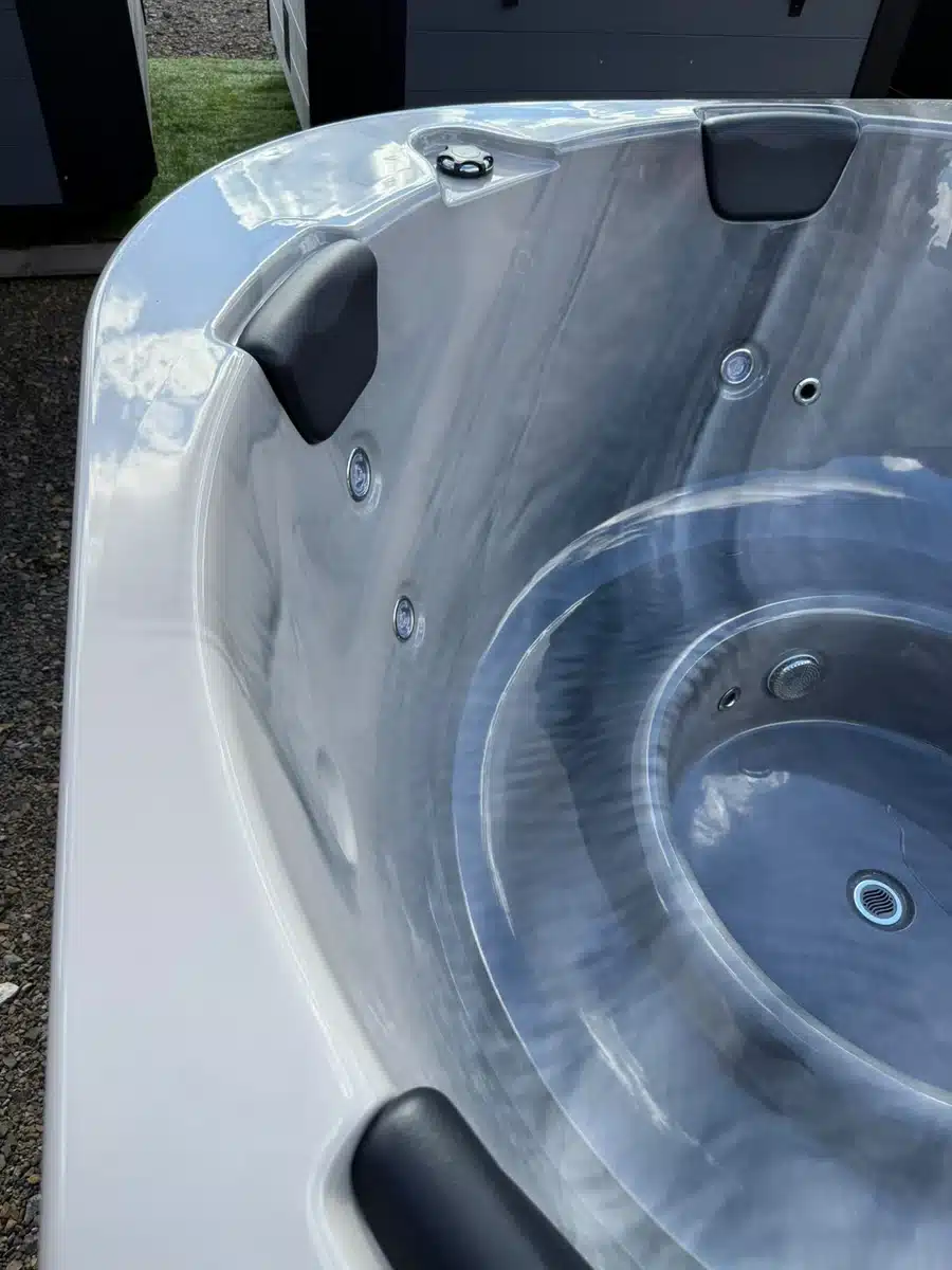 RUBIN 6 SZEMÉLYES PRÉMIUM AKRIL DÉZSAFÜRDŐ ELEKTROMOS KÁLYHÁVAL 8 RUBIN 6 SZEMÉLYES PRÉMIUM AKRIL DÉZSAFÜRDŐ ELEKTROMOS KÁLYHÁVAL
